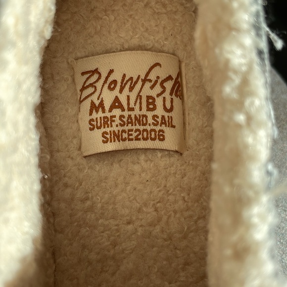 Blowfish Malibu Camouflage Faux Shearling
Lined Sneakers 
NWOT - Picture 2 of 10